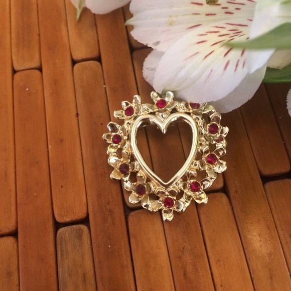 Vintage Gold and Ruby Red Heart - Picture 1 of 4